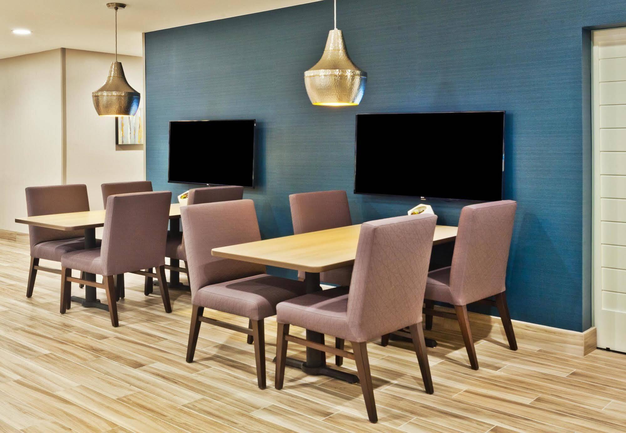 Towneplace Suites By Marriott Montgomery Eastchase Exterior foto